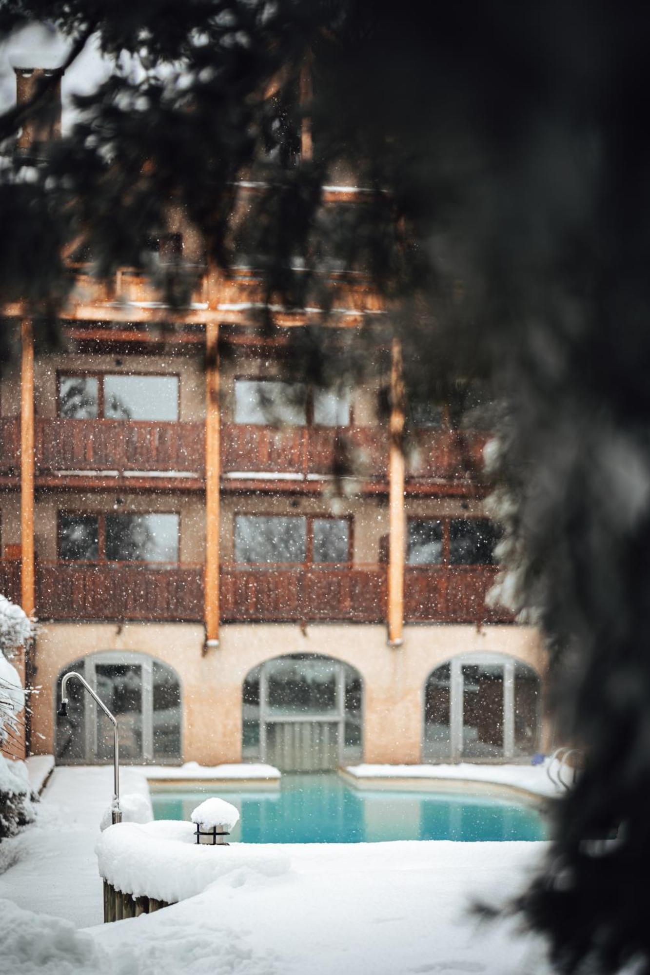 Alliey & Spa Piscine Appart-Hotel Serre Chevalier Le Monêtier-les-Bains المظهر الخارجي الصورة